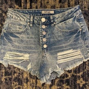 Refuge Size 2 Jean shorts